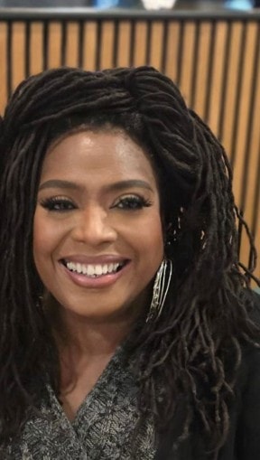 Elaine Bowes